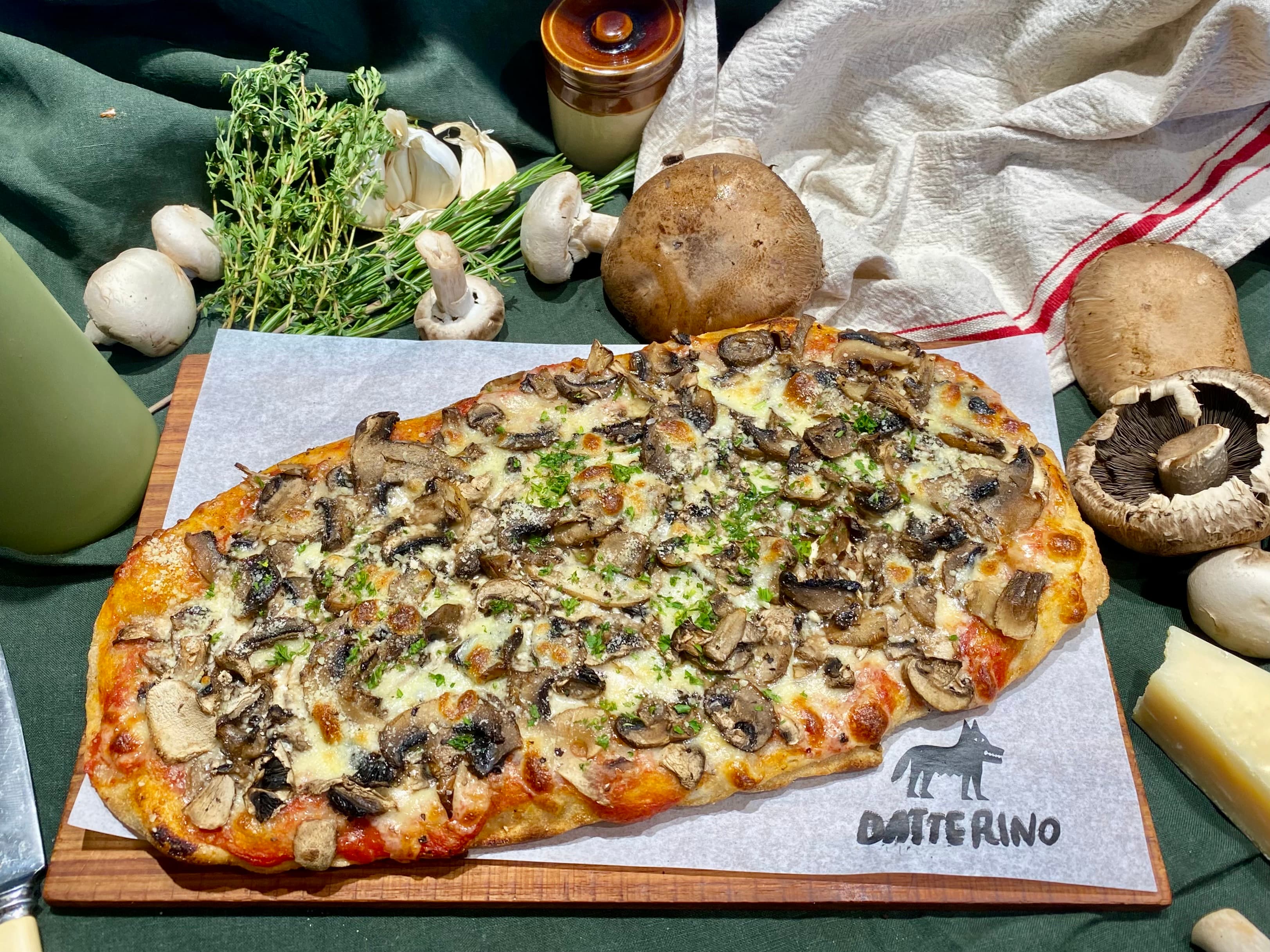 Pinsa Romana with mushrooms